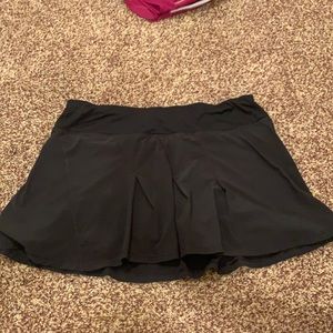 Lululemon skirt. Good condition. Size 6